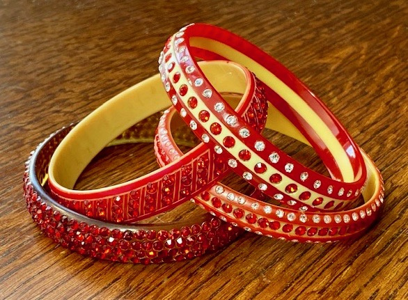 BB170 red and clear celluloid bangles